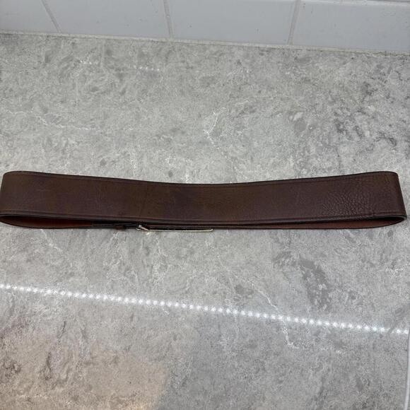 Michael Kors unisex leather and brass belt. Size Medium. Like New! - Picture 5 of 12